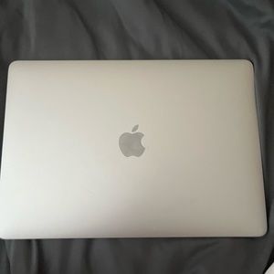 2019 MacBook Pro 13 inch i5 128 GB with Touch Bar